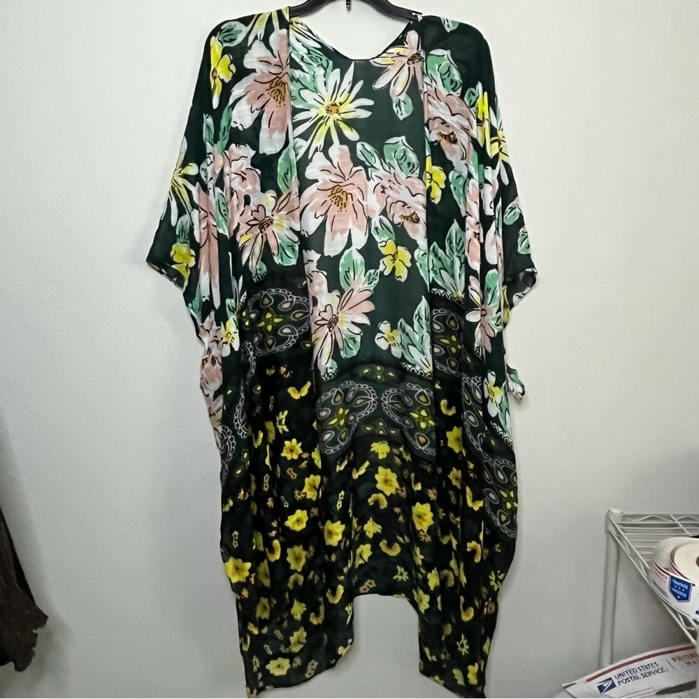 Macchia di Ruggine one size fits all swimsuit coverup, kimono green and floral